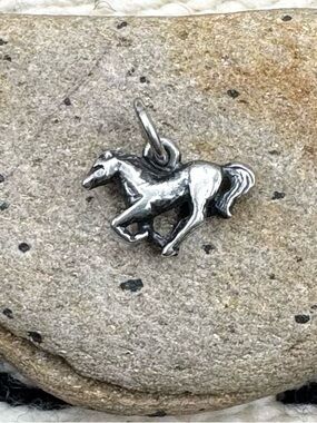 James Avery Retired Sterling Silver Running Mustang Horse Charm Pendant